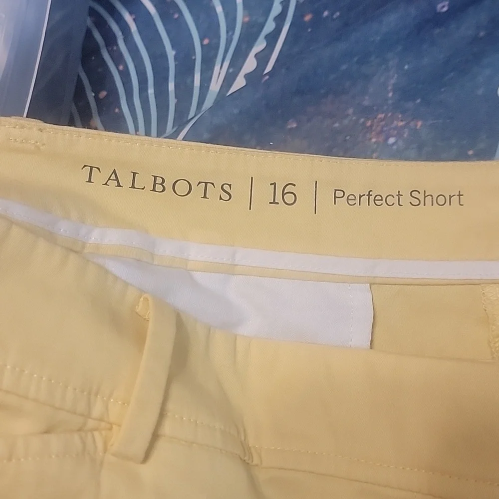 Talbots women's shorts - Picture 3 of 5